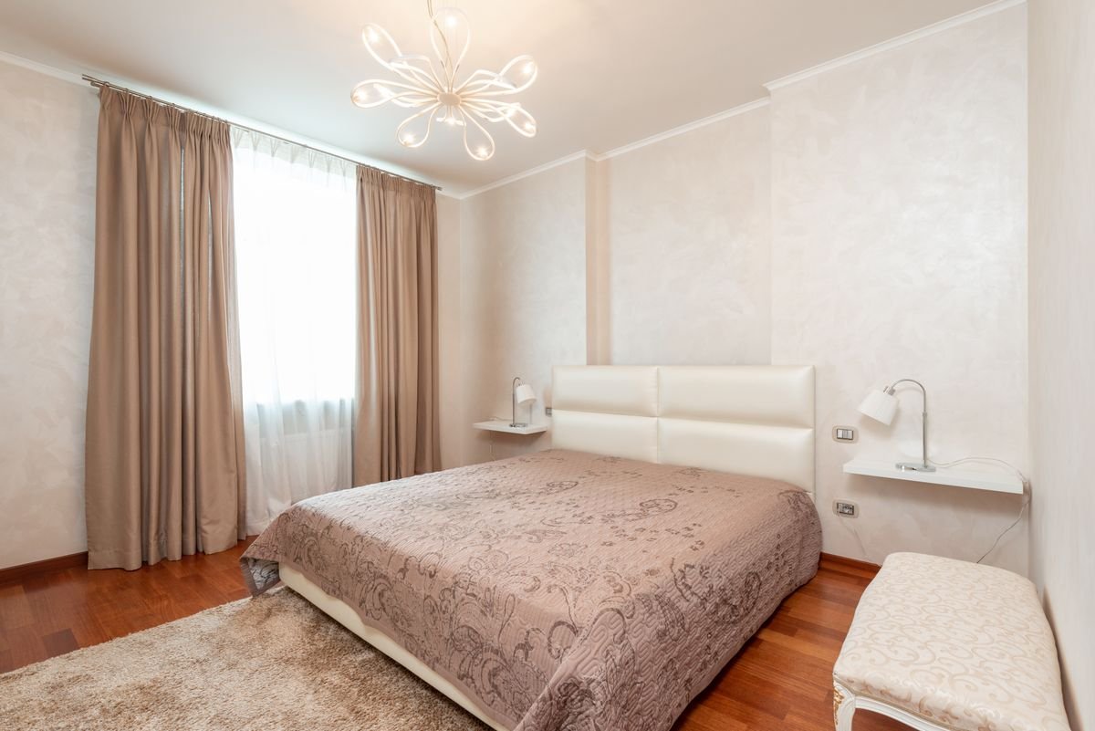Wooden Wall Cladding for a Warm Bedroom