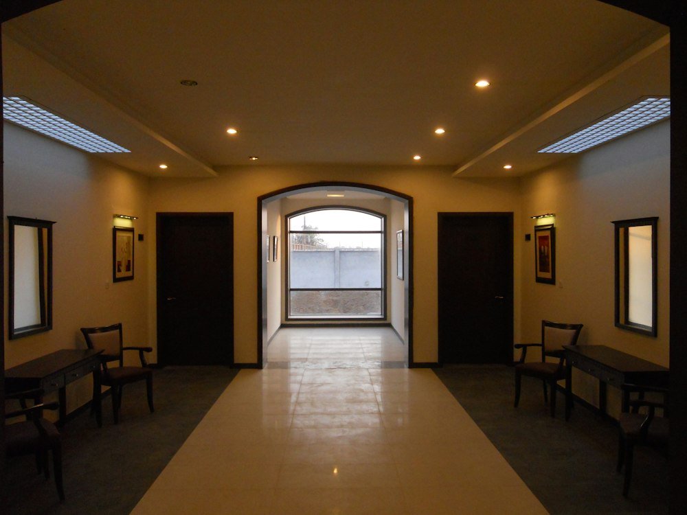 Textured Wall Cladding for a Striking Foyer Entrance