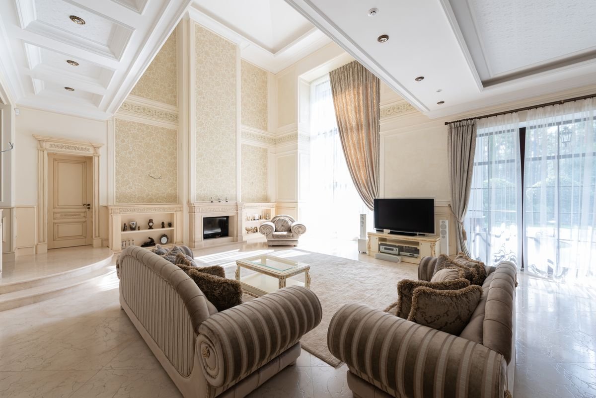 Light Laminate Flooring for a Bright, Airy Living Space