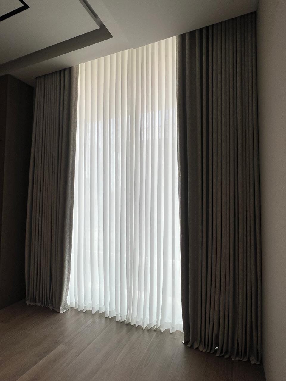 Curtain Work — Project View 10