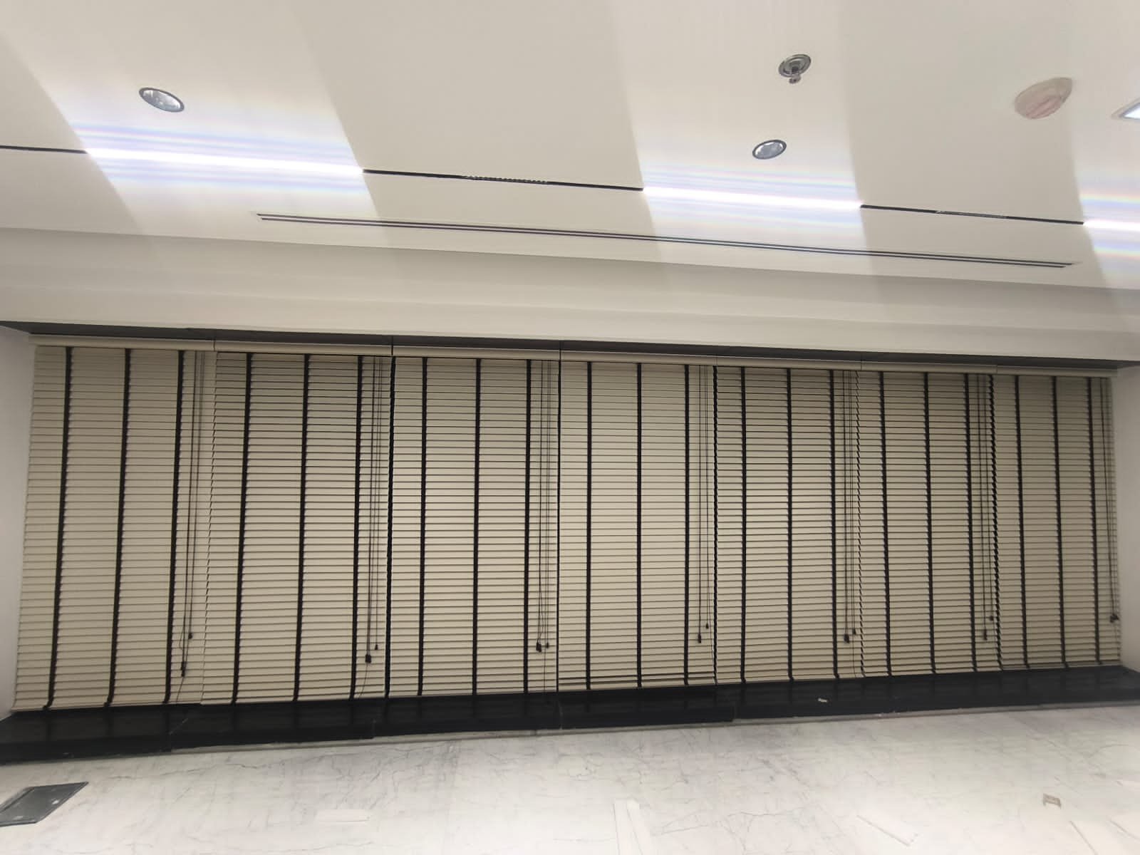 Full-Wall Wooden Venetian Blinds